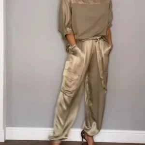Evelina - Élégance Satinée Décontractée