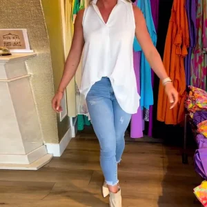 Tahliana - Top Sans Manches avec Volants Subtils et Revers Élégants