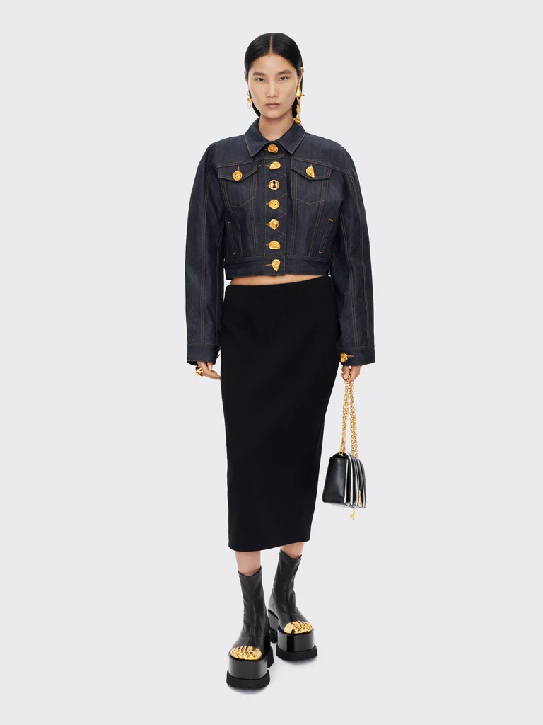 VESTE COURTE ÉPAULES ARRONDIES